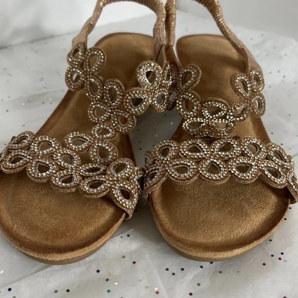 Woman’s Sandals - Picture 16 of 16